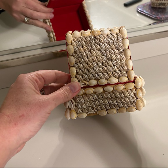 Two Shell Trinket Boxes - Picture 4 of 11